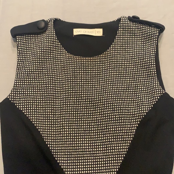 Eve Gravel stylish mini dress - Picture 3 of 3